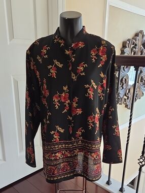Black Floral Button-Front Tunic Blouse